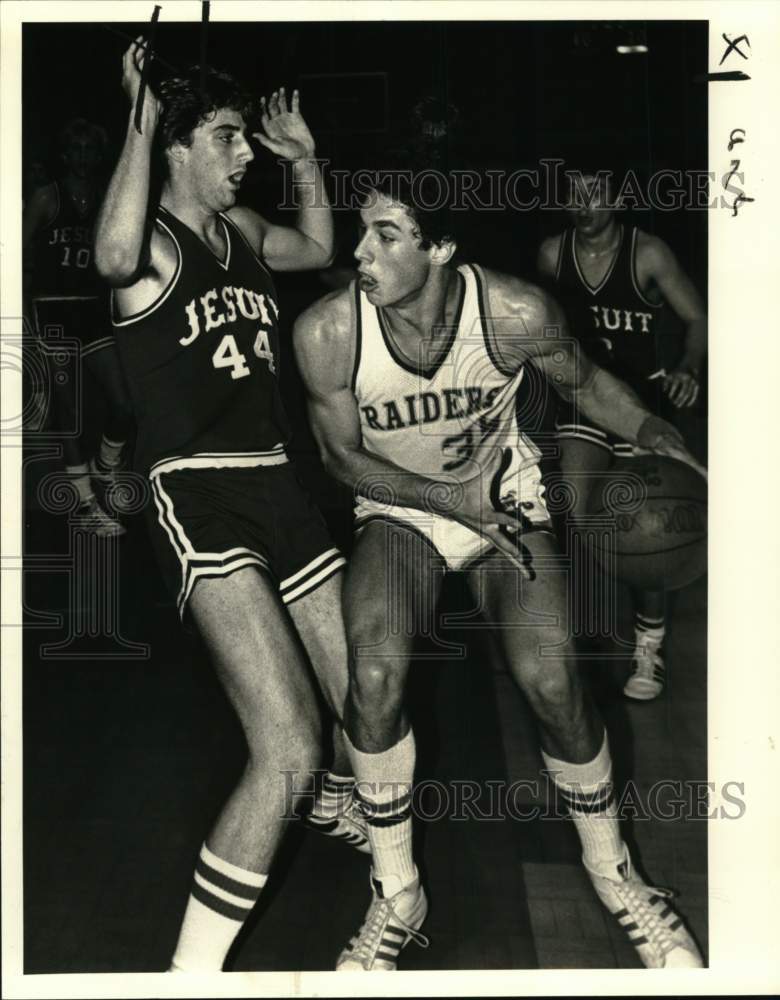 1981 Press Photo Basketball player Richard Stanfel of Rummel during game- Historic Images