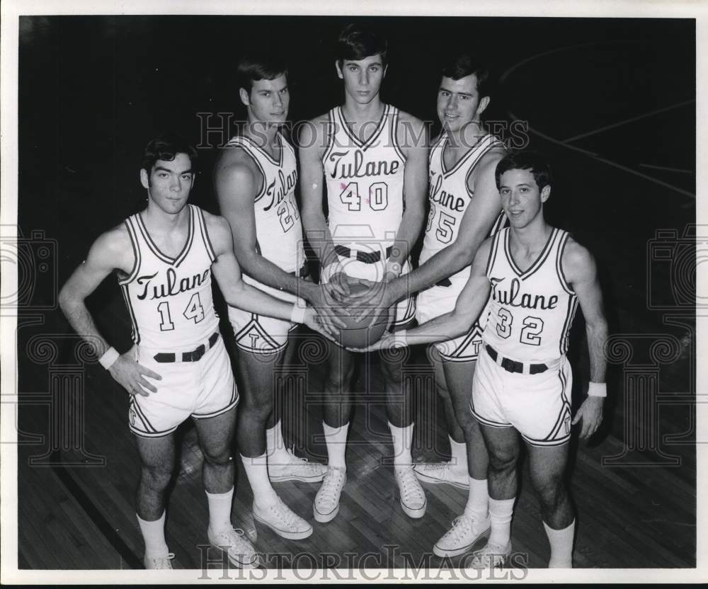 1971 Press Photo John Sutter of Tulane Basketball with Teammates- Historic Images