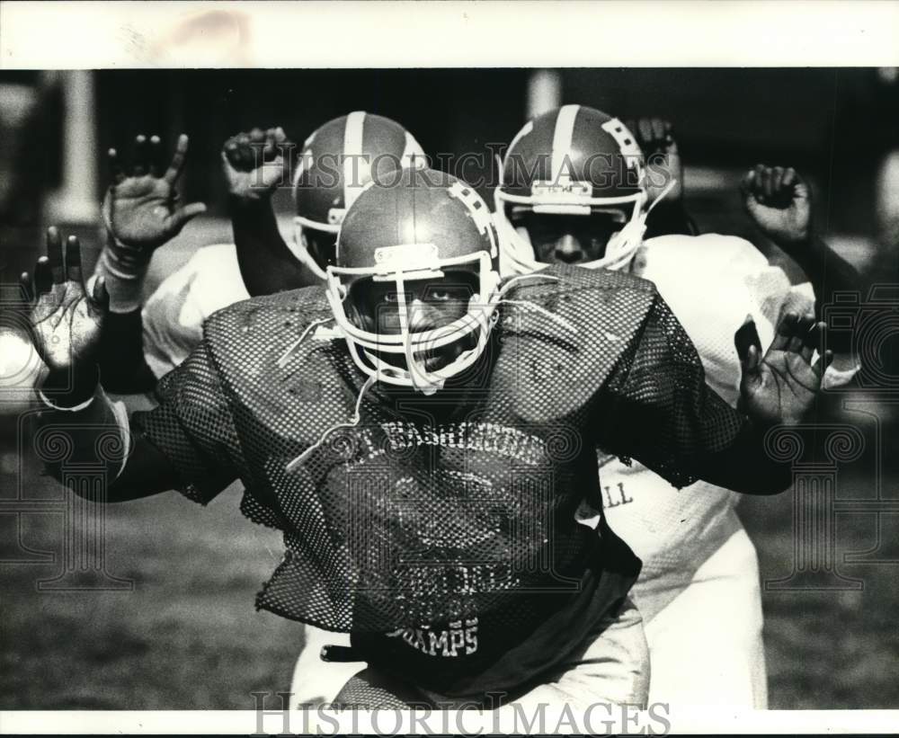 1982 Press Photo Archie Sutton, Football Player- Historic Images