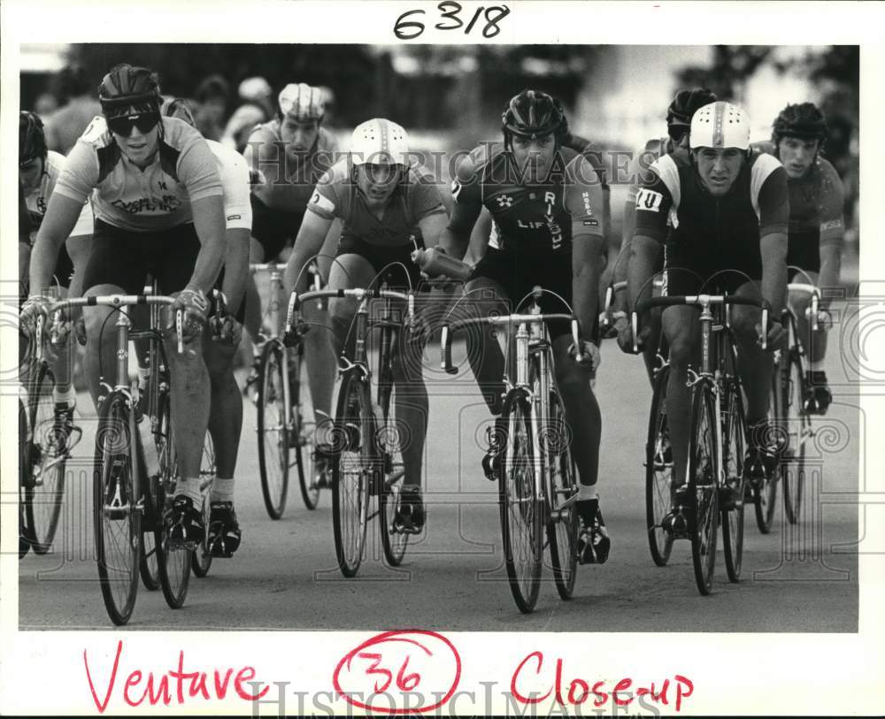 1985 Press Photo Tour de Louisiane Racers in the Criterium get set for Bell Lap- Historic Images