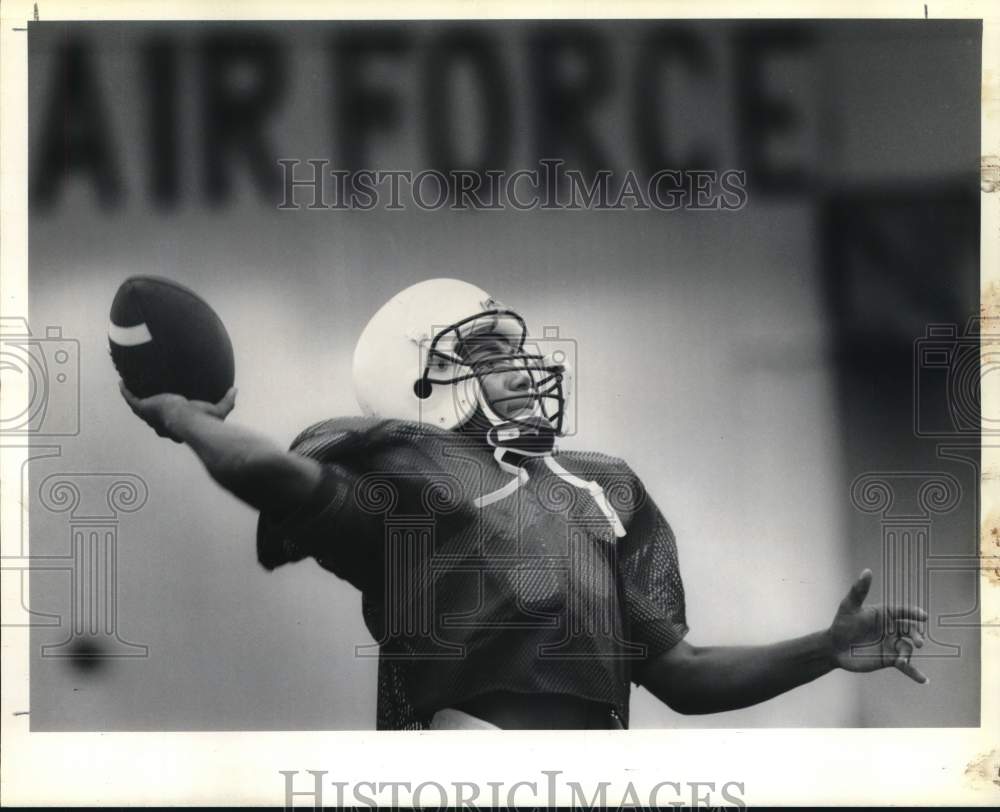 1990 Press Photo Bonnabel Bruins Quarterback Reggie Williams in Jefferson Parish- Historic Images