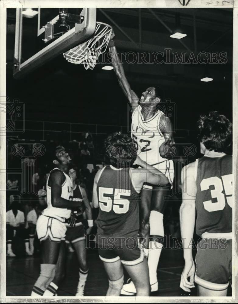 1980 Press Photo University of New Orleans&#39;s Lloyd Terry in Basketball Game- Historic Images