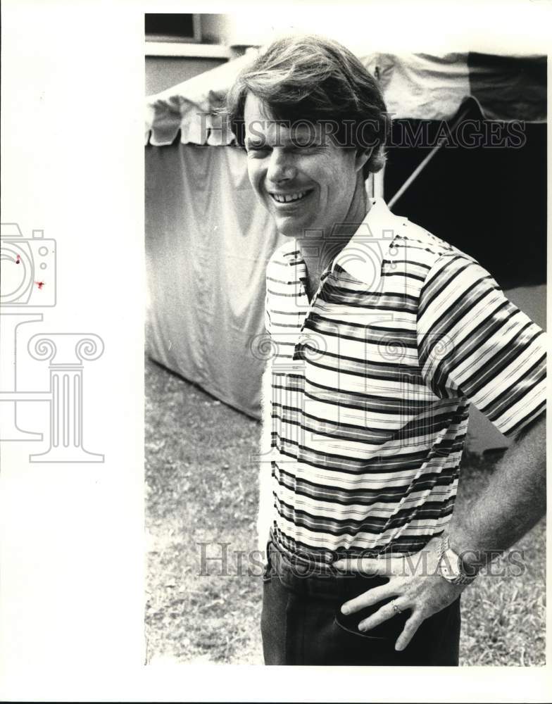 1979 Press Photo Golfer Tom Watson outside Tent - nos38092- Historic Images