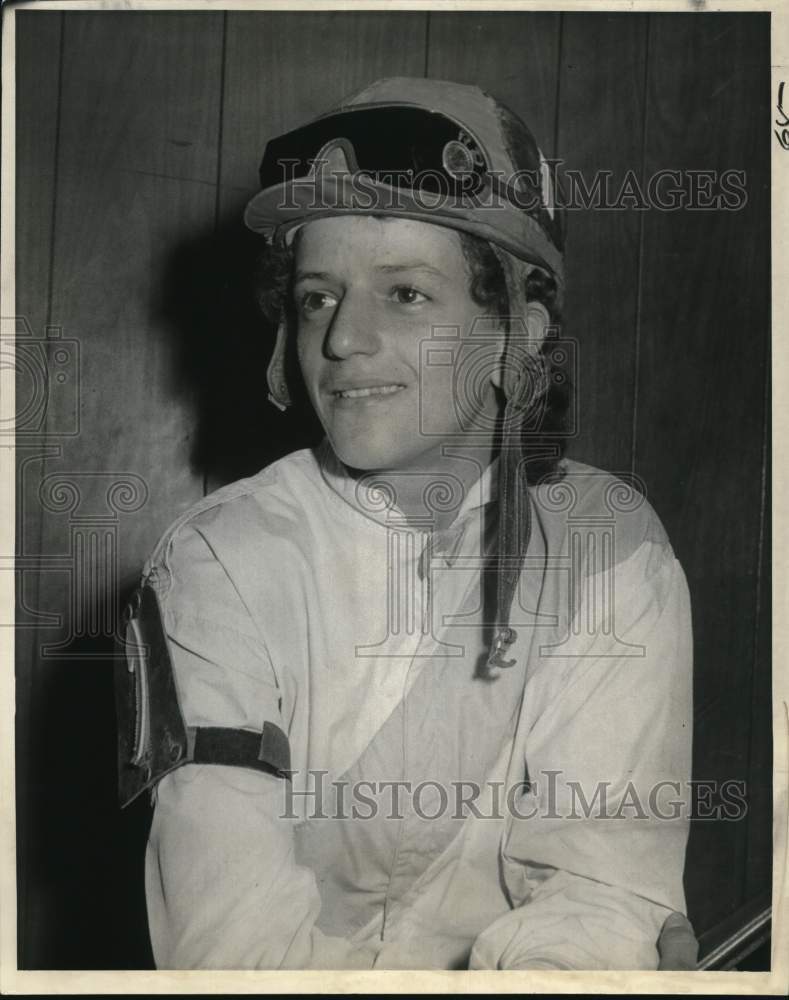 1975 Press Photo Ralph Dupas, Jockey- Historic Images