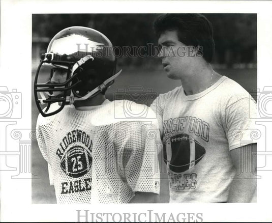 1985 Press Photo Ridgewood Football Steve Stropolo with Player- Historic Images