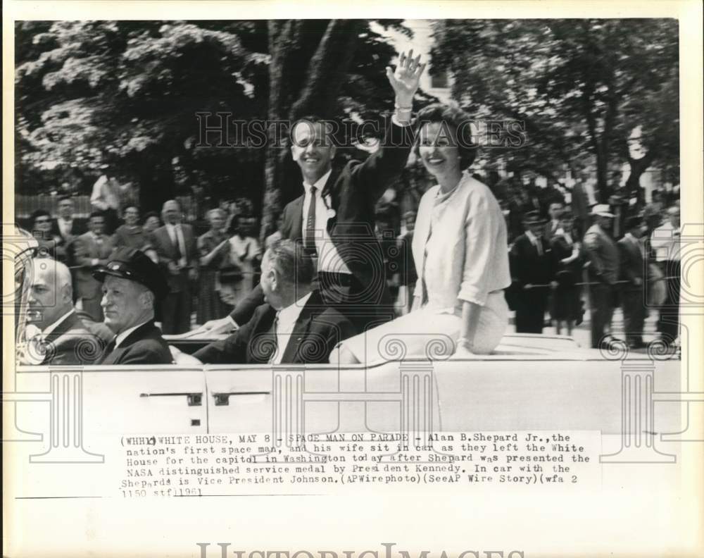 1961 Press Photo Astronaut Alan Shepard, Wife in Car on Way to Capitol Building