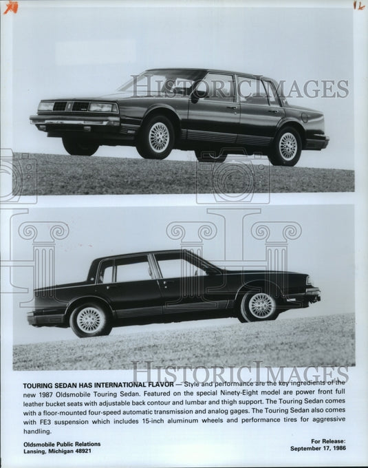 1986 Press Photo 1987 Oldsmobile Ninety-Eight Touring Sedan- Historic Images