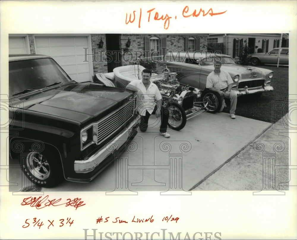 1989 Press Photo Gene Le Blanc and Gary Beals with Vintage Cars for Auto Show- Historic Images