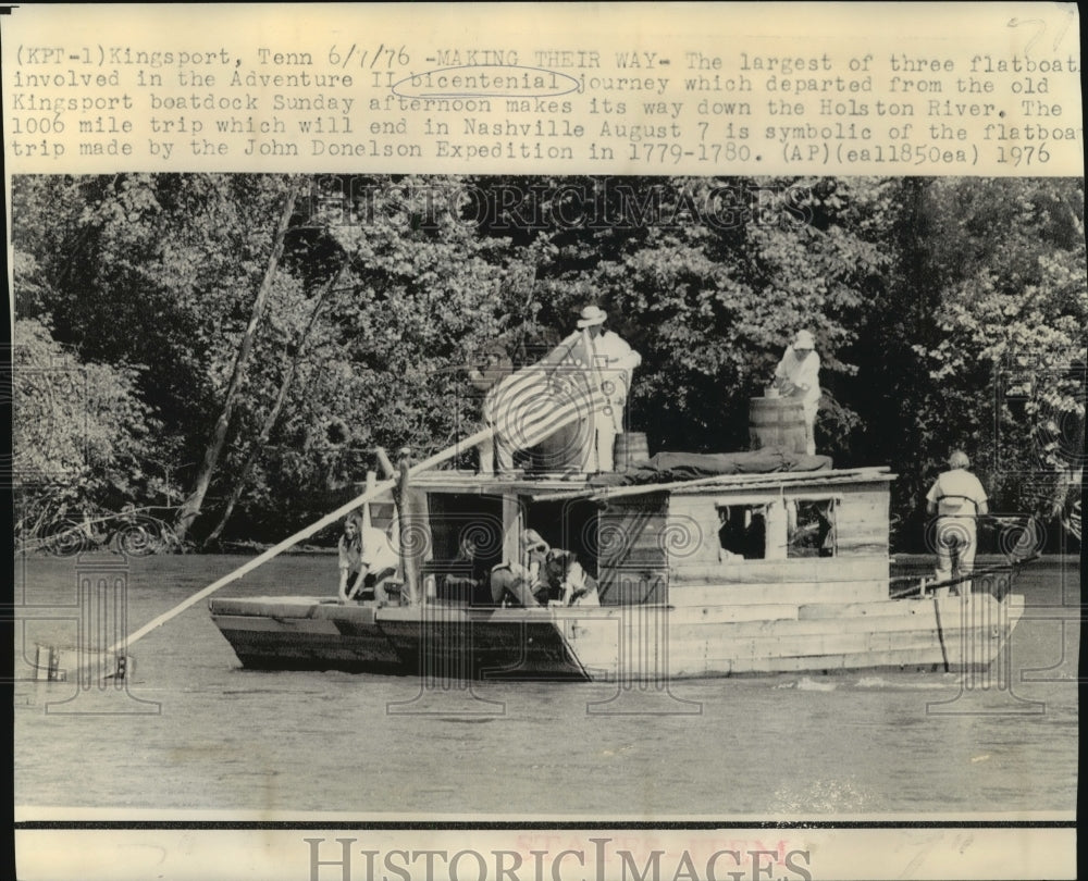 1976 Press Photo Largest of 3 flatboats in Adventure II Bicentennial journey- Historic Images