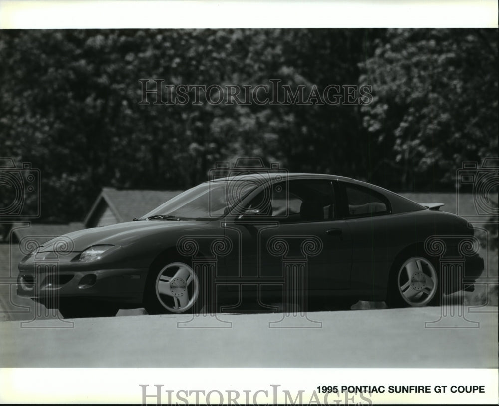 1994 Press Photo 1995 Pontiac Sunfire GT Coupe New Automobile- Historic Images