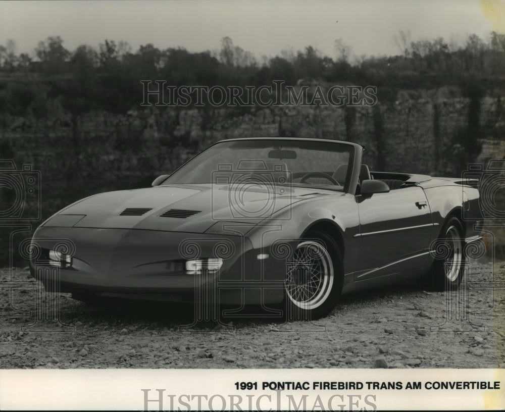 1991 Press Photo Exterior of 1991 Pontiac Firebird Trans Am Convertible- Historic Images