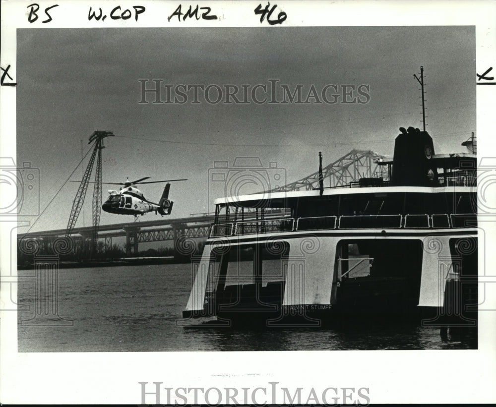 1988 Press Photo Coast Guard Helicopter, Ferry on River, New Orleans- Historic Images