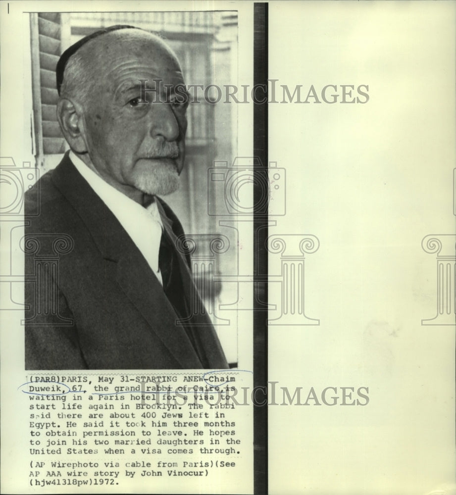 1972 Press Photo Chaim Duweik, 67, the grand rabbi of Cairo in Paris Hotel- Historic Images