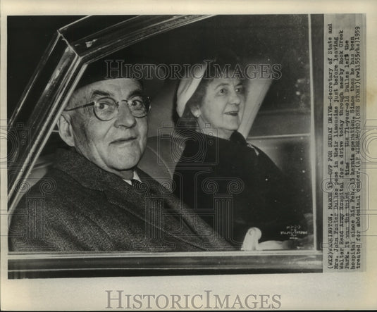 1959 Press Photo Secretary of State John Foster Dulles, Wife Leave Hospital