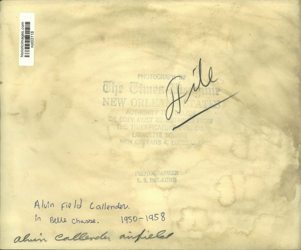 1950 Press Photo A plane at Alvin Callender Field in Belle Chasse - not03118