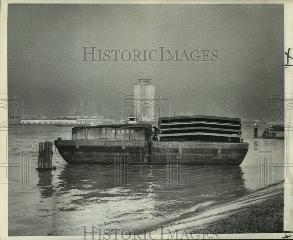1969 Press Photo Two runaway barges are corralled across from Thalia St. Wharf