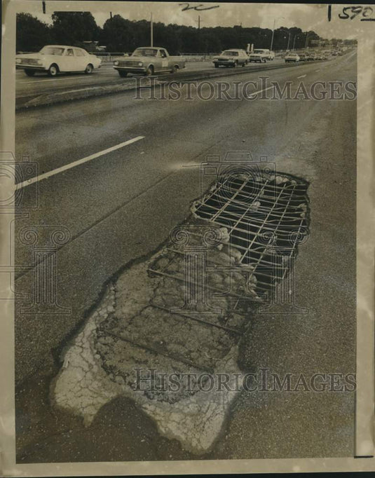 1971 Press Photo New Orleans - Damaged Section of Metairie Road Overpass of I-10- Historic Images