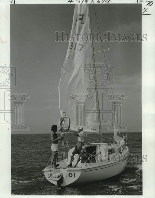 1977 Press Photo Sailboat on the Lake - not04415