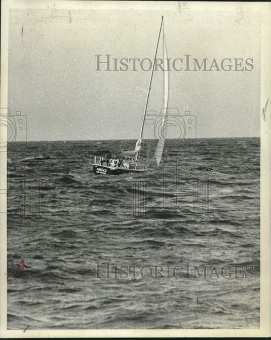 1976 Press Photo Sailboat Sailing on Choppy Waters - not04419