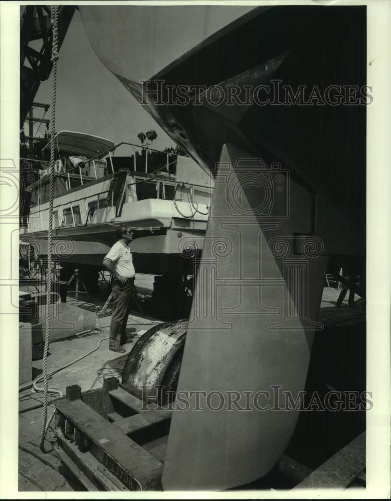 Load image into Gallery viewer, Press Photo Schubert's Marine Sales &amp; Services Incorporated shipyard - not05898
