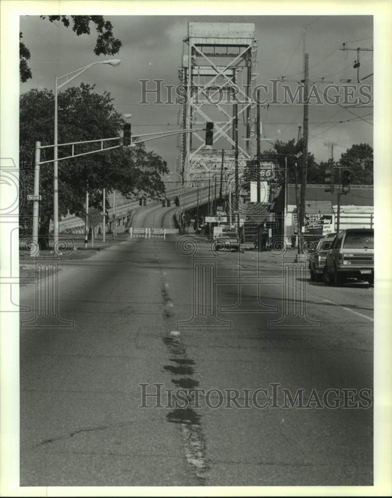 1993 Press Photo Judge Seeber Bridge eases rush hour traffic in Claiborne Ave.- Historic Images