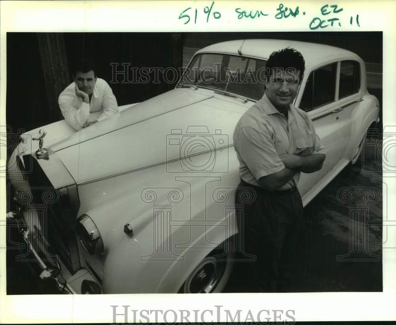 Load image into Gallery viewer, 1992 Press Photo Mike &amp; Randy Nicoll's Rolls-Royce for limousine service

