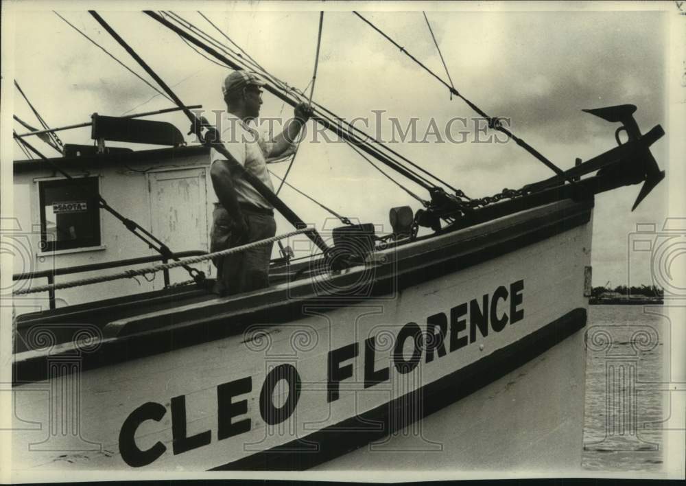 1966 Press Photo The Cleo Florence Captain Clyde Davidson looks toward shoreline