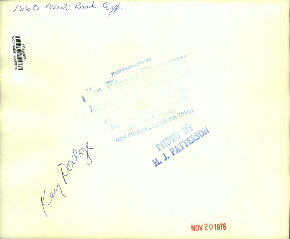 1976 Press Photo Key Dodge dealership at 1660 Westbank Expressway, - not06760