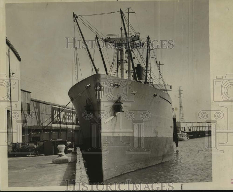 Load image into Gallery viewer, 1963 Press Photo The SS Rye docked at the Toulouse street wharf - not07121
