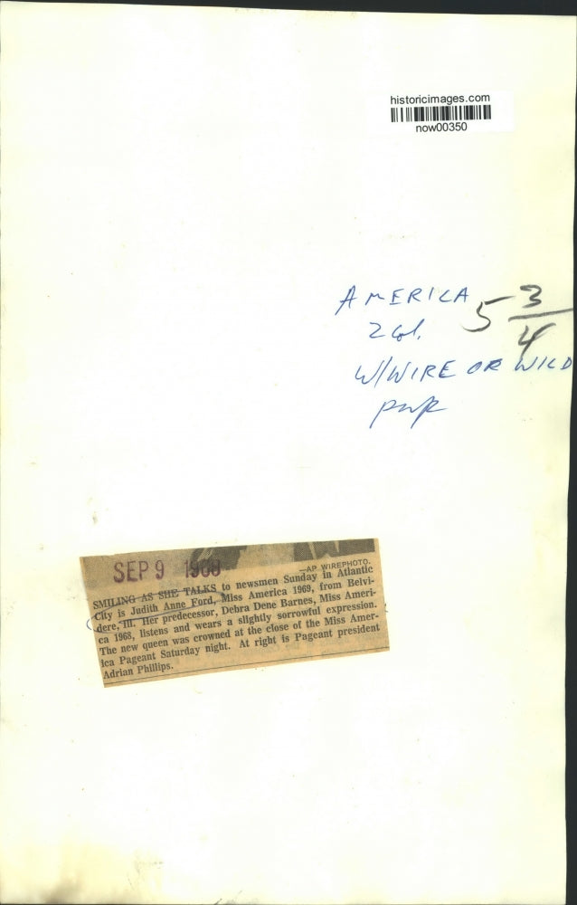 1968 Press Photo Judith Anne Ford, Miss America 1969 with others talk to newsmen