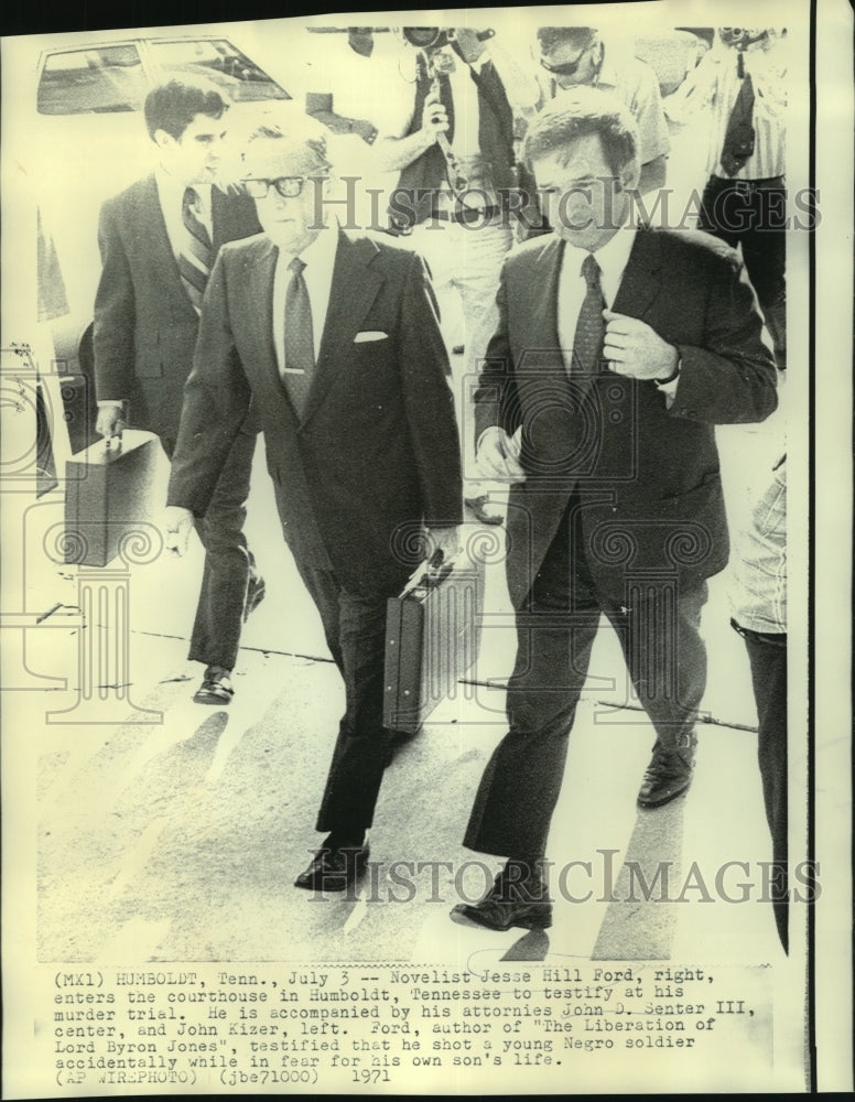 1971 Press Photo Jesse Hill Ford &amp; attorneys arrive at Humboldt Courthouse