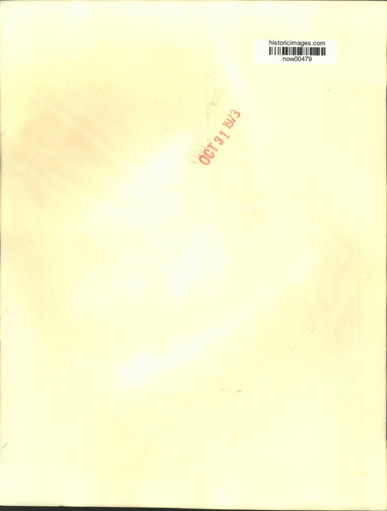 1973 Press Photo Israeli soldiers help Egyptian troops unload cans of water