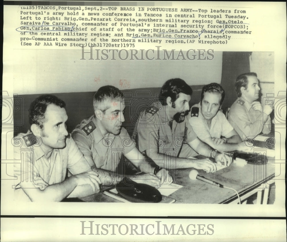 1975 Press Photo Brig. General Fabiao &amp; other Portuguese Army leaders