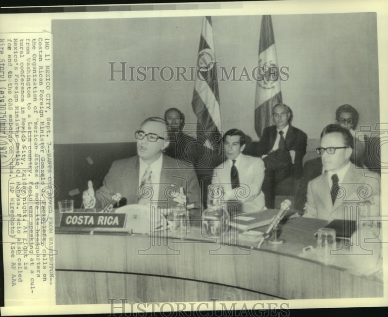 Load image into Gallery viewer, 1974 Press Photo Costan Rican Foreign Minister Facio &amp; others at OAS meeting
