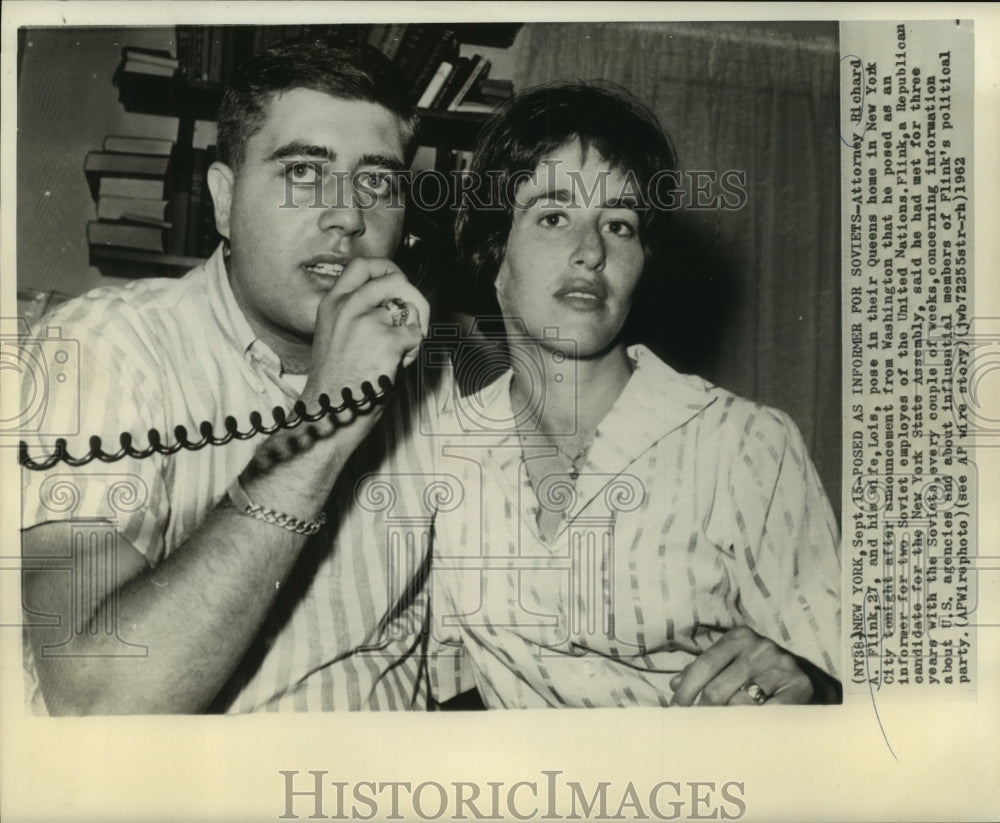 1962 Press Photo Richard Flink, shown with wife, posed as informer for Soviets