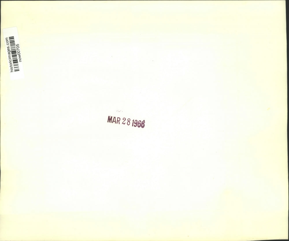 1966 Press Photo Ecuadoean police disperse demonstrating student at Quito.