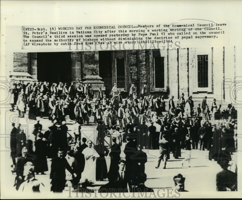 Load image into Gallery viewer, 1964 Press Photo Members of Ecumenical Council leave St. Peters Basilica
