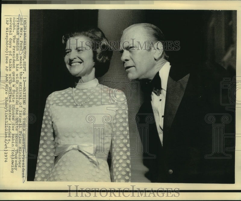 Load image into Gallery viewer, 1974 Press Photo President &amp; Mrs. Ford await their guests at the White House
