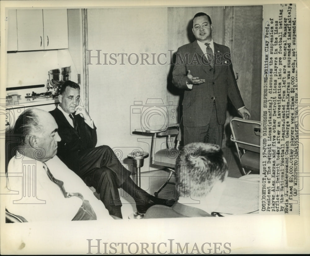 1963 Press Photo William Clay Ford, President of Detroit Lions & others of team
