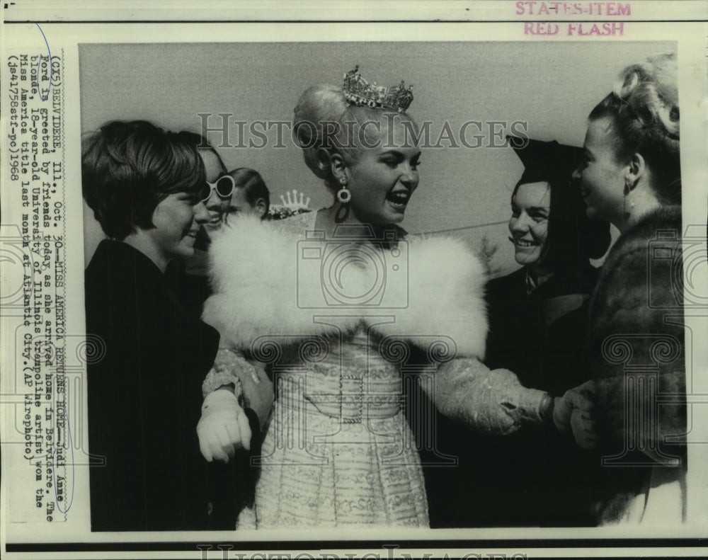 1968 Press Photo Miss America, Judith Anne Ford, greeted by friends - now01127