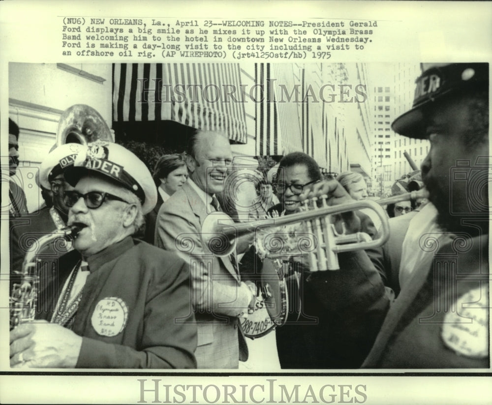 1975 Press Photo President Ford enjoying Olympia Brass Band in New Orleans