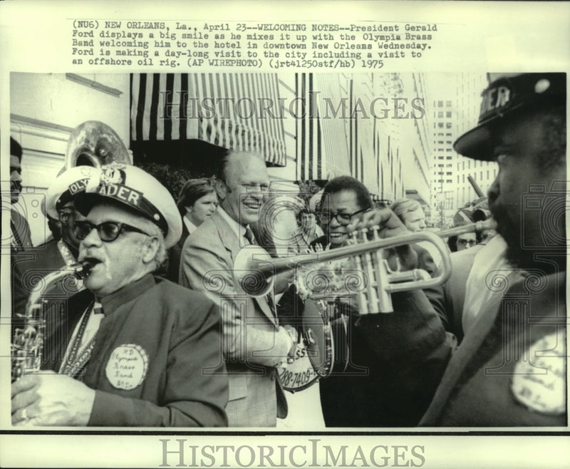 Load image into Gallery viewer, 1975 Press Photo President Ford enjoying Olympia Brass Band in New Orleans
