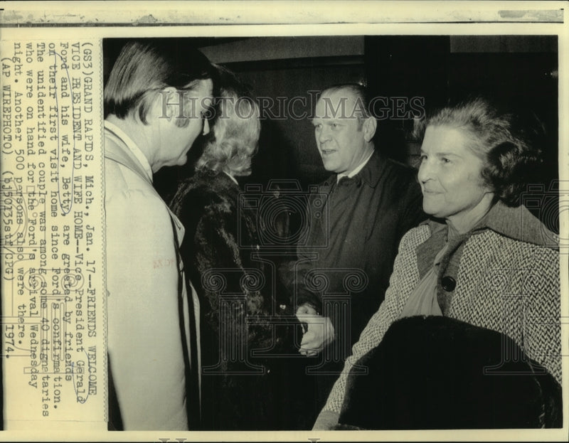 Load image into Gallery viewer, 1974 Press Photo Vice-President Ford &amp; wife greeted on their visit home in MI
