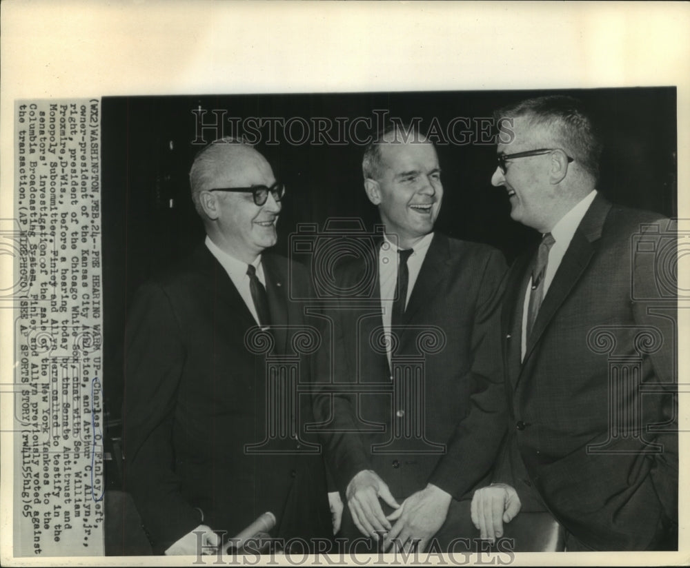 1965 Press Photo Charles Finley &amp; Arthur Allyn with Senator Proxmire at hearing