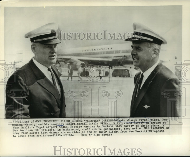 Load image into Gallery viewer, 1964 Press Photo Capt. Joseph Flynn &amp; co-pilot flew across 'verboten' Corridor
