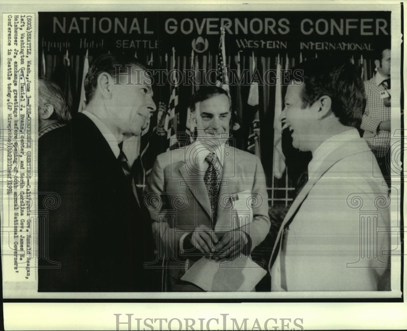 Load image into Gallery viewer, 1974 Press Photo Ronald Reagan, Daniel Evans at Seattle Governors' Conference
