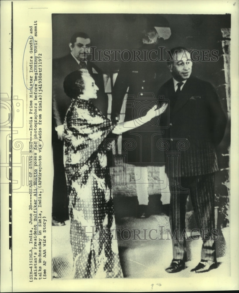 1972 Press Photo India&#39;s Gandhi &amp; Pakistan&#39;s Bhutto at summit in Simla, India