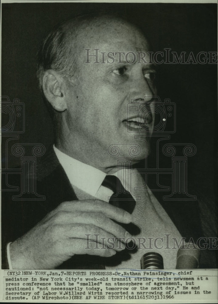 Load image into Gallery viewer, 1966 Press Photo Dr. Nathan Feinsinger, transit strike mediator, with newsmen
