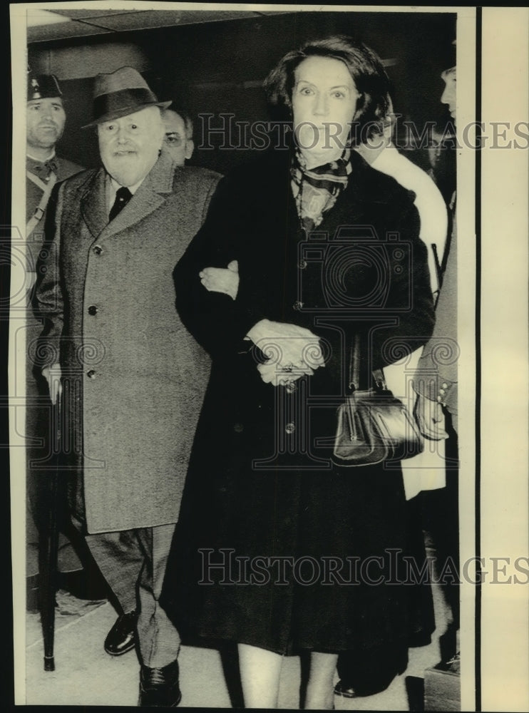 1975 Press Photo Nicolar Franco &amp; wife visit Gen. Francisco Franco in hospital