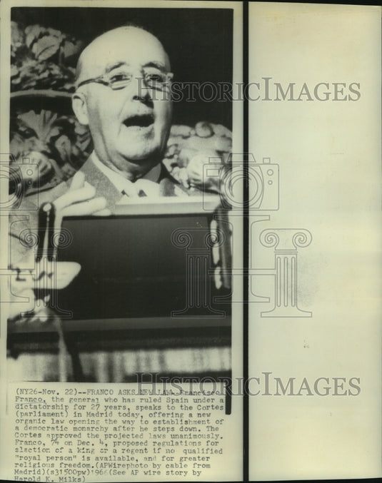 1966 Press Photo Francisco Franco speaks to the Cortes (parliament) in Madrid.